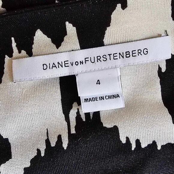 NEW DVF Tallulah Ikat Print V-Neck Wrap Dress Silk Jersey Knit Size 4 - Picture 5 of 7